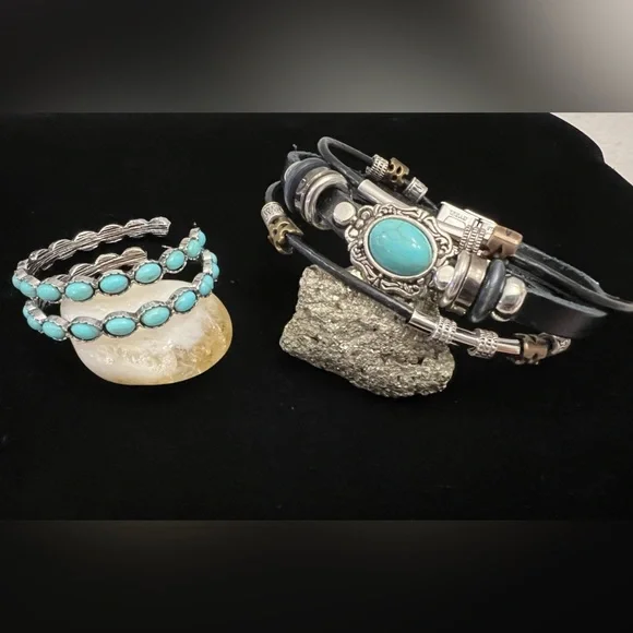 Turquoise stone hoop earrings with leather and turquoise stone bracelet - Picture 3 of 4